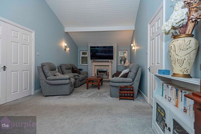 3 Bedroom Detached Bungalow For Sale In Grizedale Close, Bolton, BL1