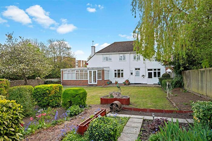 3 Bedroom Detached House For Sale In Brighton Road, South Sutton, SM2