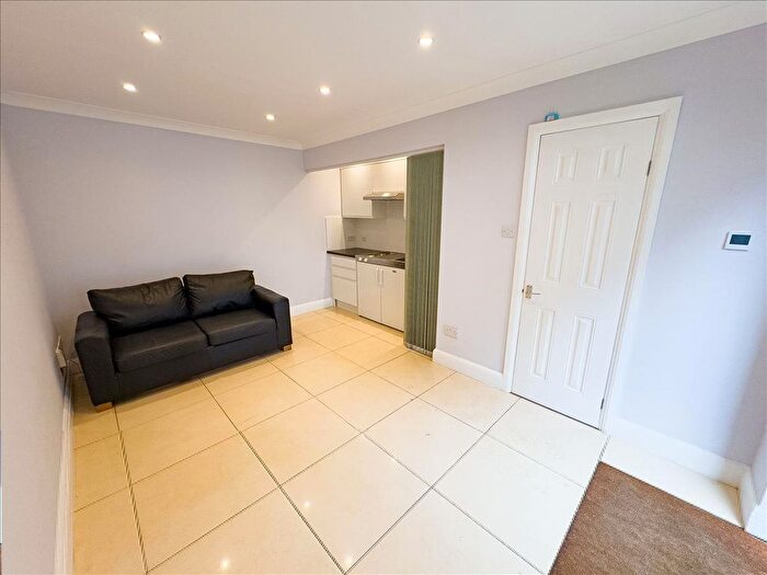 Studio To Rent In Grove Road, London, NW2