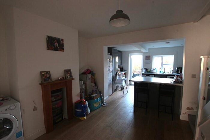 2 Bedroom Cottage To Rent In Langstone High Street Havant Unfurnished, PO9