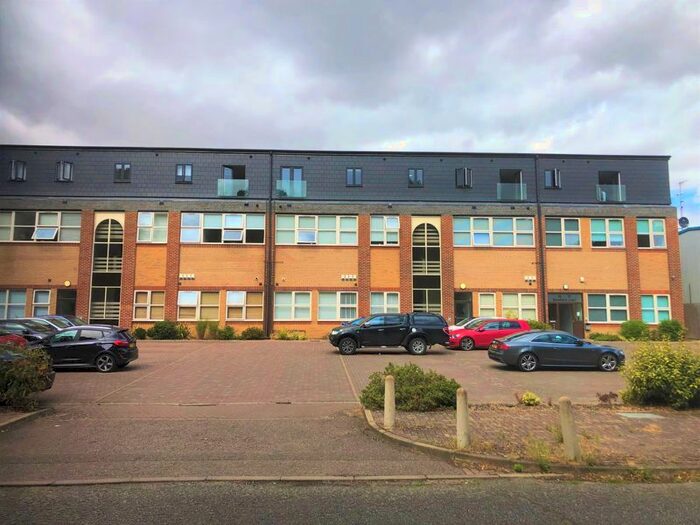 1 Bedroom Flat To Rent In Woodland Court, Soothouse Spring, Childwick Green, St Albans, AL3