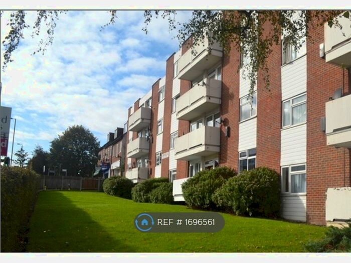 2 Bedroom Flat To Rent In Grosslea, Morden, SM4