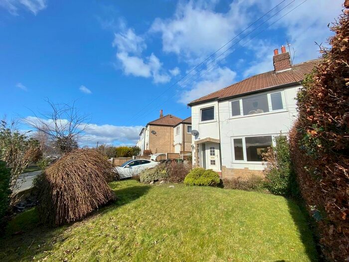 3 Bedroom Property To Rent In Templegate Drive, Leeds, LS15
