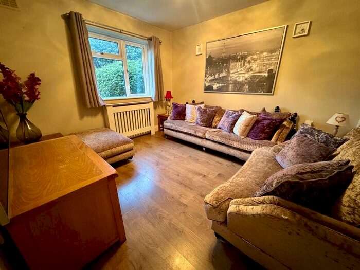 4 Bedroom SemiDetached House For Sale In Bourne End Bedrooms, SL8