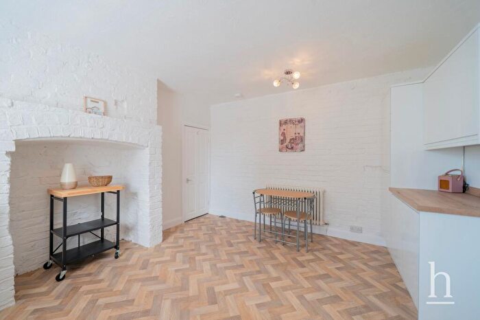 1 Bedroom Flat For Sale In North Parade, Hoylake, CH47