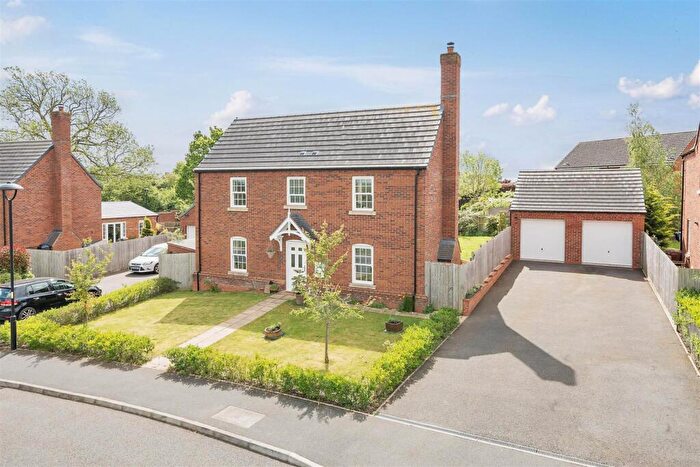 4 Bedroom Detached House For Sale In John Campbell Close, Flore, Northampton, NN7