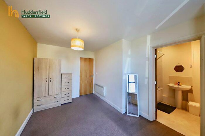 1 Bedroom Flat To Rent In Water Street, Huddersfield, HD1