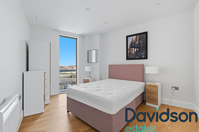 2 Bedroom Apartment To Rent In West Timber Yard, Hurst Street, B5