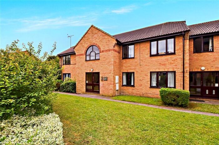 2 Bedroom Flat To Rent In Cutty Sark Court, Low Close, Greenhithe, DA9