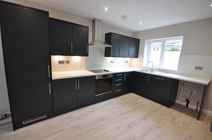 2 Bedroom End Of Terrace House To Rent In First Avenue, Goole, DN14