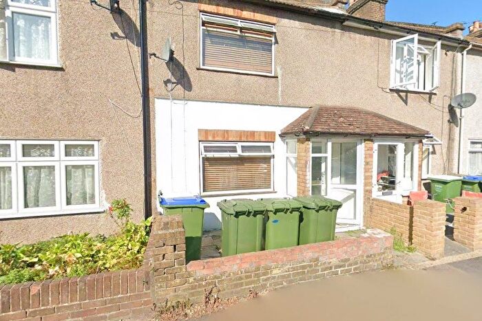 Studio To Rent In Stonecroft Road, Erith, DA8