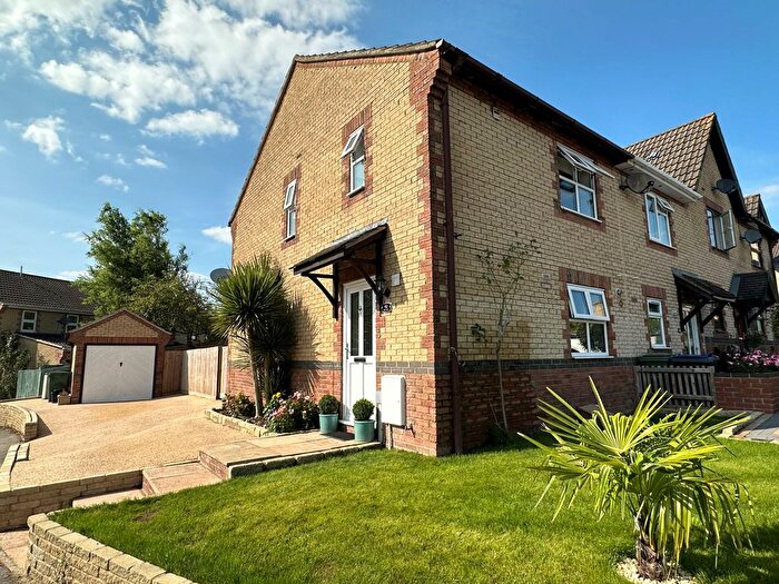3 Bedroom Property To Rent In Rowe Mead, Pewsham, Chippenham, SN15