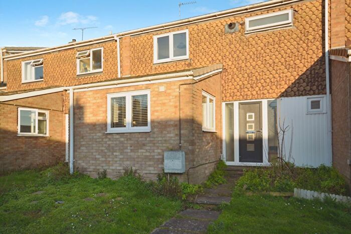 3 Bedroom Terraced House For Sale In Lonsdale Road, Stevenage, SG1