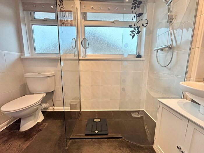 2 Bedroom Bungalow For Sale In Glyne Barn Close, Bexhill On Sea, TN40