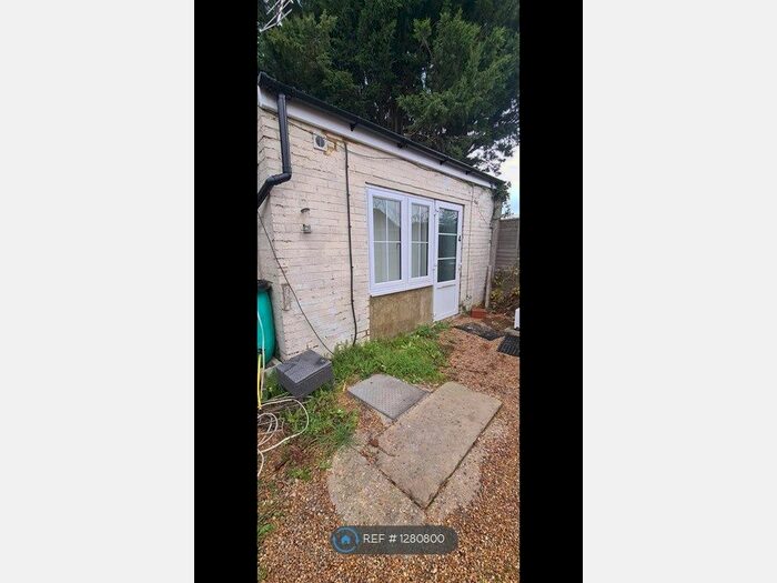 Studio To Rent In London Road, Sittingbourne ME10