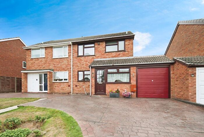 3 Bedroom Semi-Detached House For Sale In Hill Side, Kingsbury, Tamworth, Warwickshire, B78