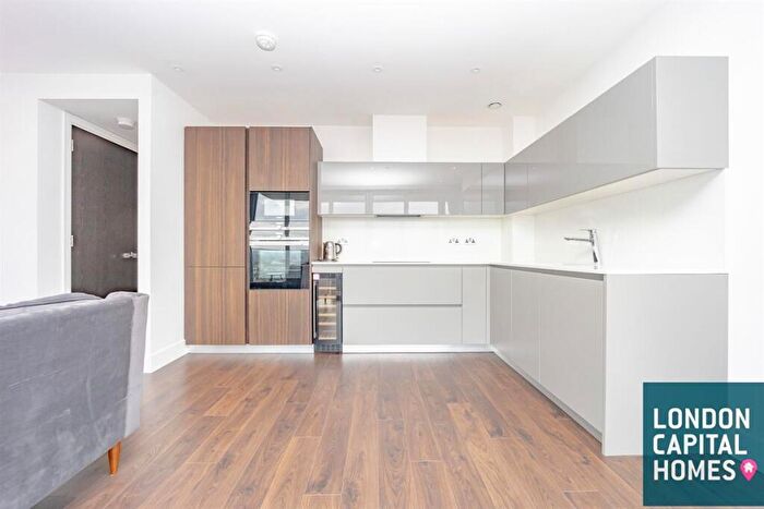 1 Bedroom Apartment To Rent In Cassia House, Piazza Walk, London, E1