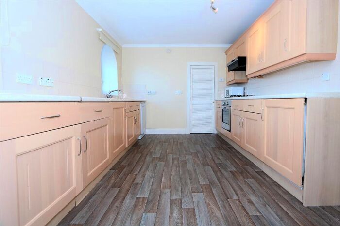 2 Bedroom Flat To Rent In Cleveden Crescent, Glasgow, Glasgow City, G12