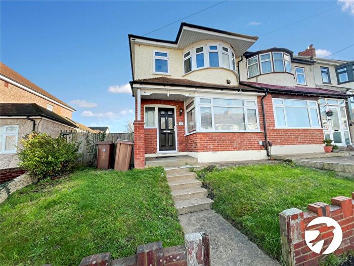 3 Bedroom End Of Terrace House To Rent In Blenheim Avenue, Chatham, Kent, ME4