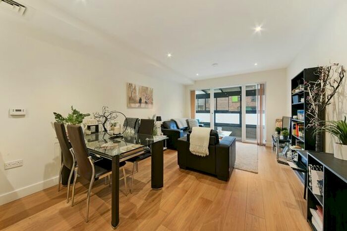 1 Bedroom Flat To Rent In Landmann Point, Peartree Way, Greenwich Millennium Village, Greenwich, SE10