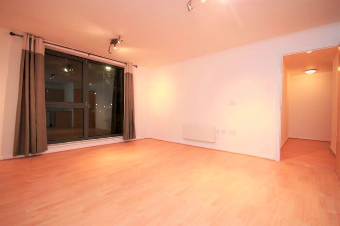 1 Bedroom Flat To Rent In Bath Road, Slough, Berkshire, SL1