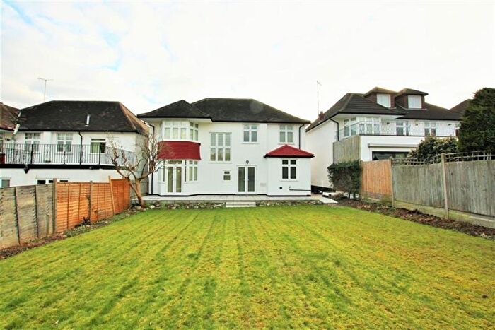 5 Bedroom Detached House To Rent In Downage, Hendon, NW4