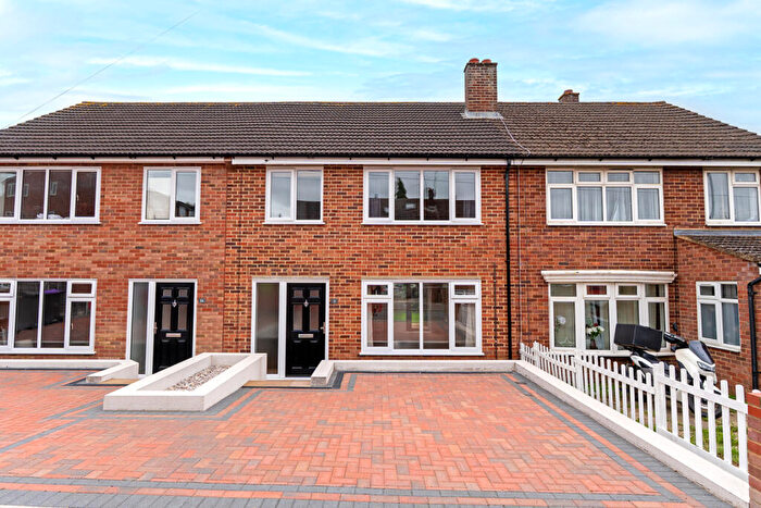 3 Bedroom Terraced House For Sale In Plaw Hatch Close, Bishop's Stortford, Hertfordshire, CM23