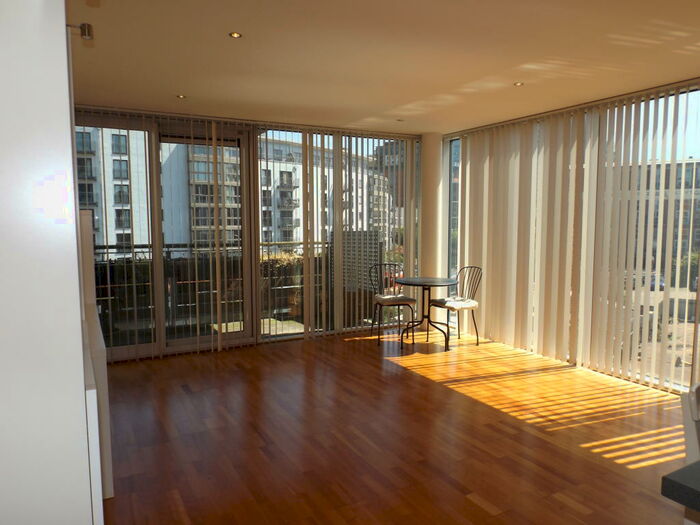 2 Bedroom Apartment To Rent In The Glasshouse, B16
