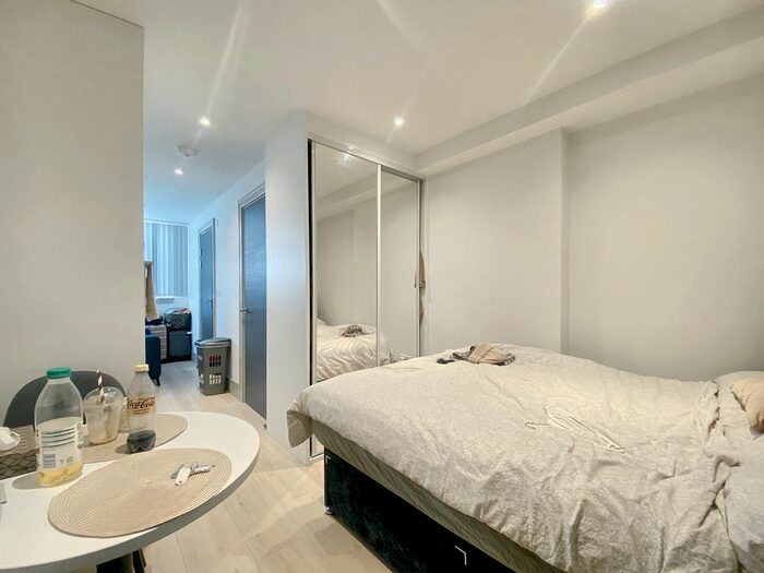 Studio To Rent In Mercantile House, Uxbridge, Greater London, UB8