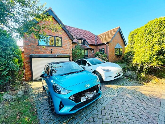 4 Bedroom Detached House To Rent In Main Street, Escrick, YO19