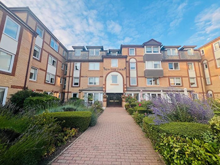 2 Bedroom Flat To Rent In Newcomb Court, Stamford, PE9