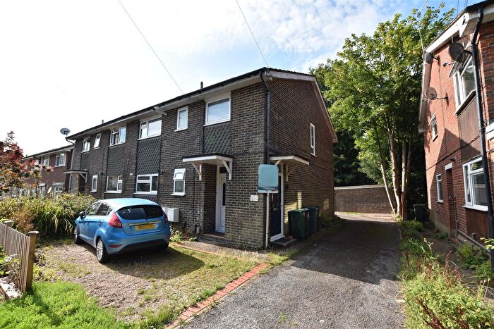 2 Bedroom Maisonette To Rent In Holmesdale Road, Reigate, RH2
