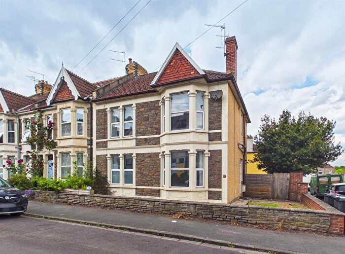 4 Bedroom End Of Terrace House For Sale In Lodore Road, Fishponds, Bristol, BS16