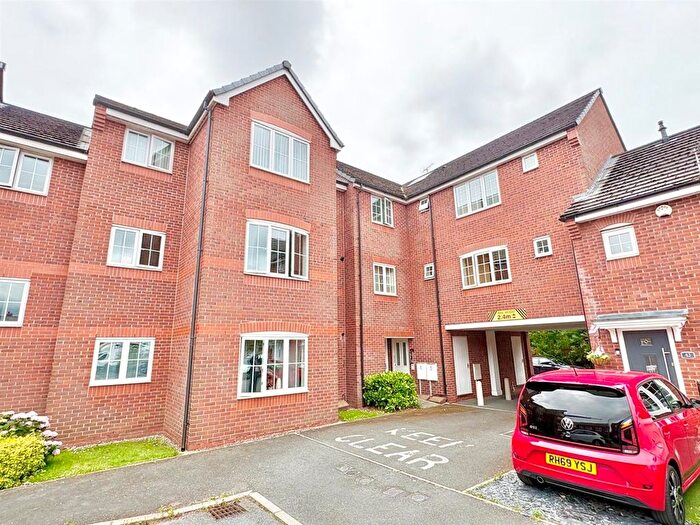 2 Bedroom Flat For Sale In Brentwood Grove, Leigh, WN7