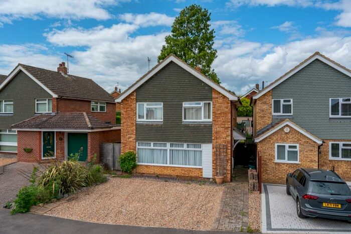 4 Bedroom Detached House To Rent In Branksome Close, Adeyfield, Hemel Hempstead, Hertfordshire, HP2