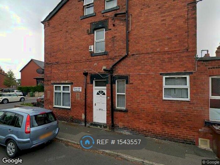 3 Bedroom Flat To Rent In Meanwood, Leeds, LS6