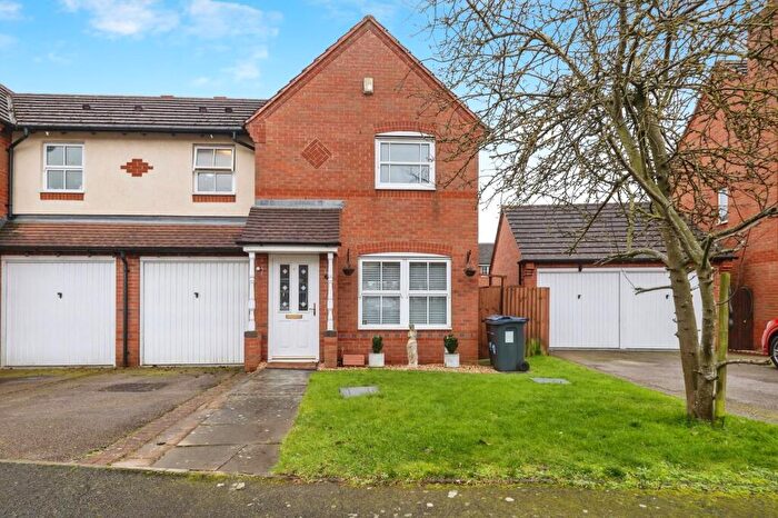 3 Bedroom Semi Detached House To Rent In Plantation Drive, Sutton Coldfield, B75