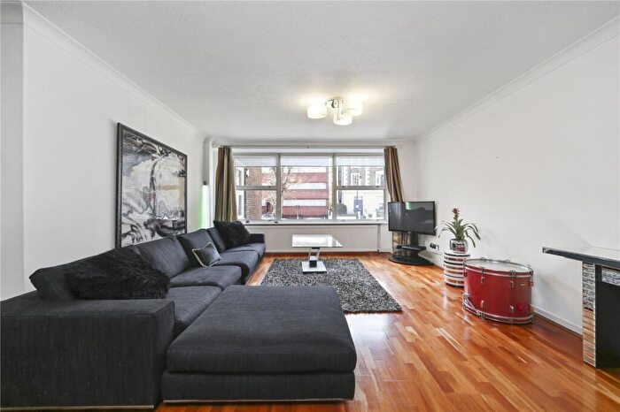 3 Bedroom Flat To Rent In Gloucester Avenue, Primrose Hill, NW1