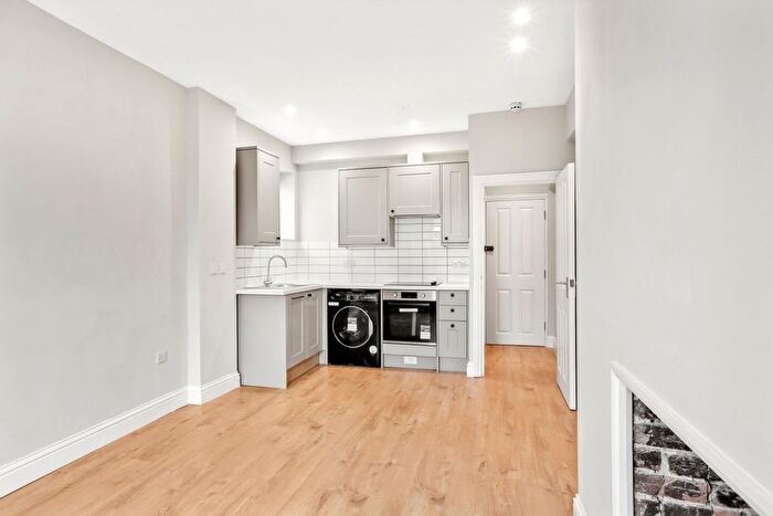 Studio To Rent In St Margarets Road, Twickenham, TW1