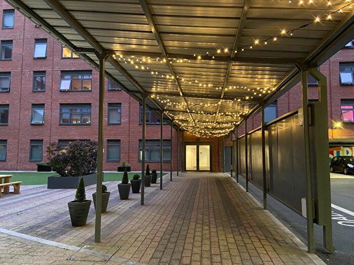 1 Bedroom Apartment To Rent In Blossom Street, Manchester, Greater Manchester, M4