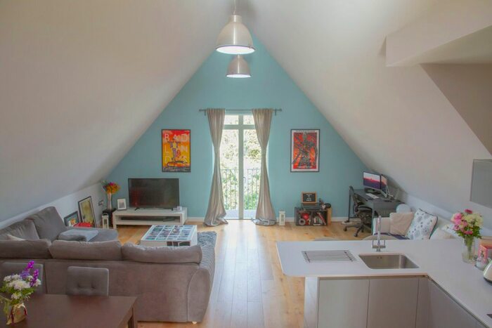 1 Bedroom Flat To Rent In Tramway Path, Mitcham, CR4