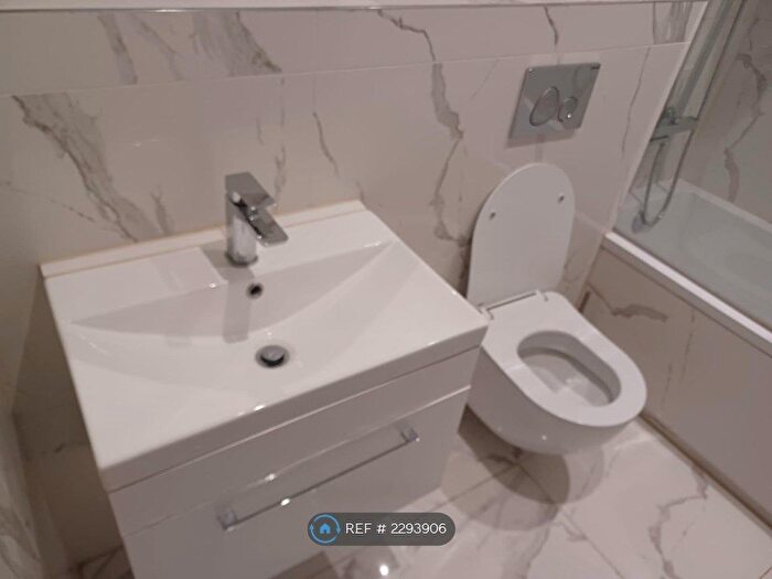 1 Bedroom Flat To Rent In Cube House, Stoke Mandeville, Aylesbury, HP22