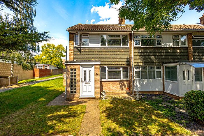 3 Bedroom End Terrace House For Sale In The Rundels, Benfleet, SS7
