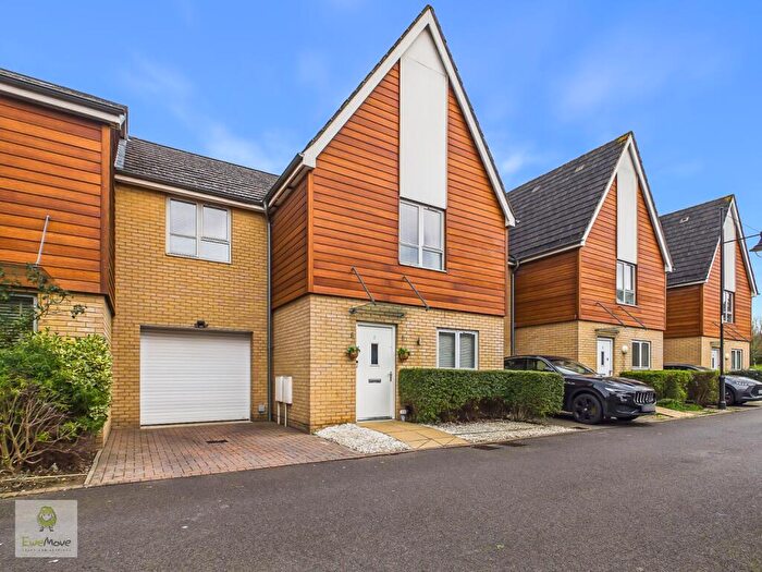 3 Bedroom House For Sale In Westgate, St. Marys Island, Chatham, Kent, ME4