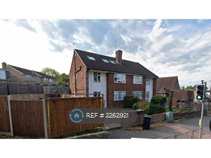 4 Bedroom Flat To Rent In High Street, Bushey, WD23
