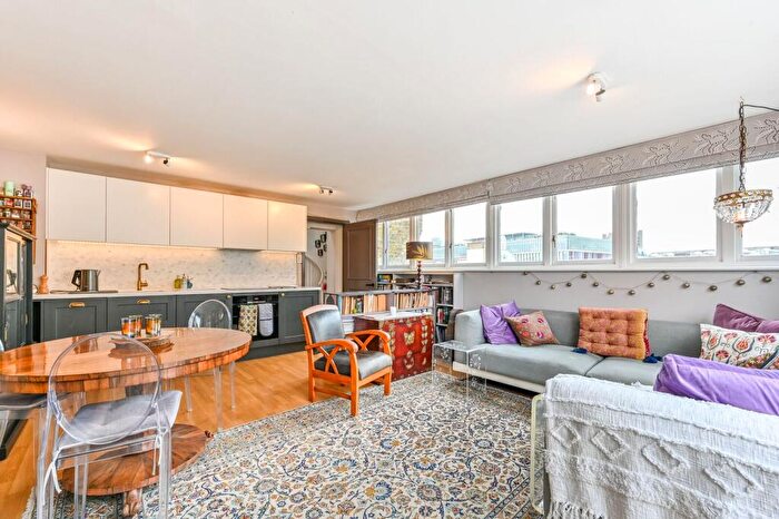 2 Bedroom Flat For Sale In West Smithfield, City, London, EC1A