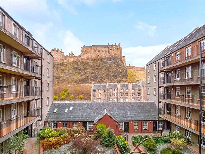 1 Bedroom Flat To Rent In Websters Land, Edinburgh, EH1