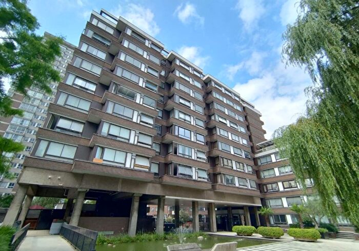 2 Bedroom Flat For Sale In The Water Gardens, Paddington, London, W2