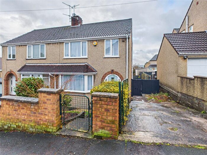 3 Bedroom Semi Detached House For Sale In Woodstock Road, Kingswood, Bristol, BS15