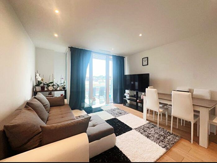 1 Bedroom Apartment For Sale In Capitol Way, London, NW9